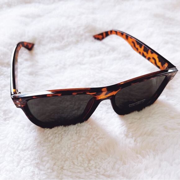 Simon Tortoise Brown Classic Sunglasses - Picture 4 of 11